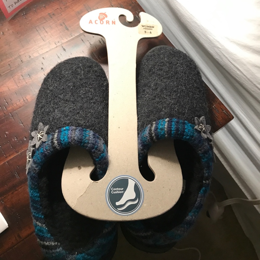 Must have comfortable Acorn slippers
